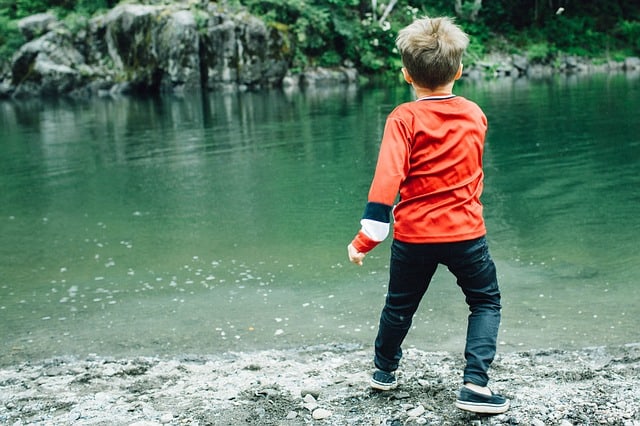 Kid Stone Skipping